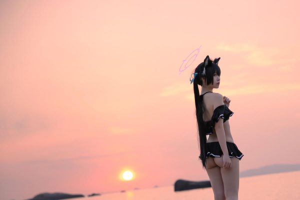No.087-碧蓝档案 黑見芹香 海边泳装 [20P]-慕色阁
