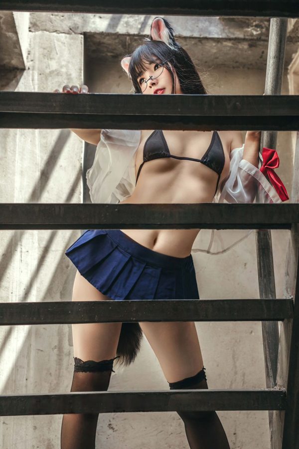 No.073 – 天台猫猫+黑犬机器人女友 [32P]-慕色阁